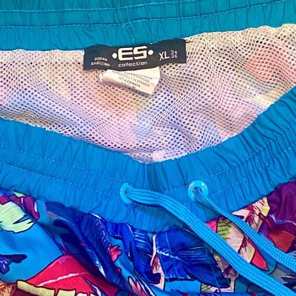 ES Collection Leaves Swim Trumks, Size XL - Picture 7 of 8